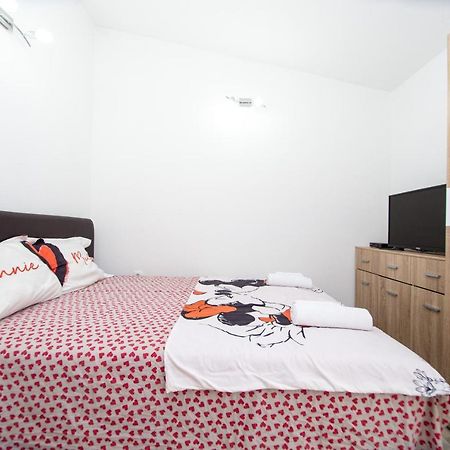 Lana Apartment Prčanj Екстериор снимка