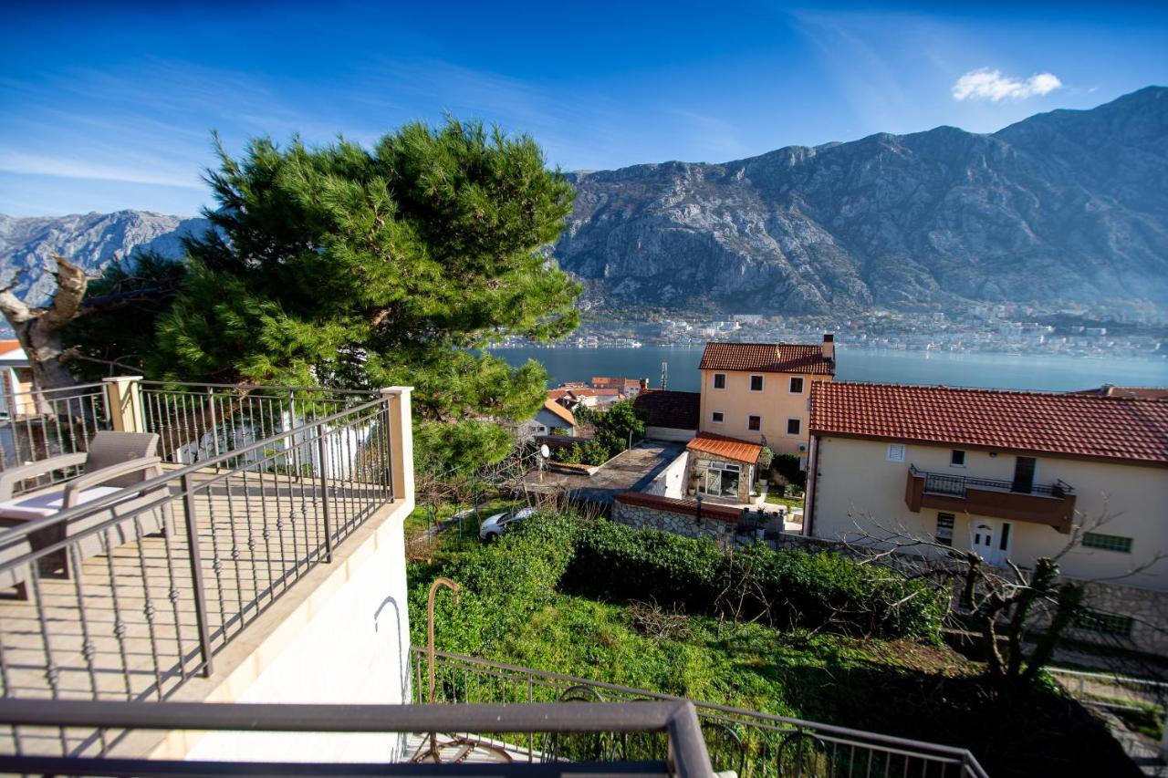 Lana Apartment Prčanj Екстериор снимка