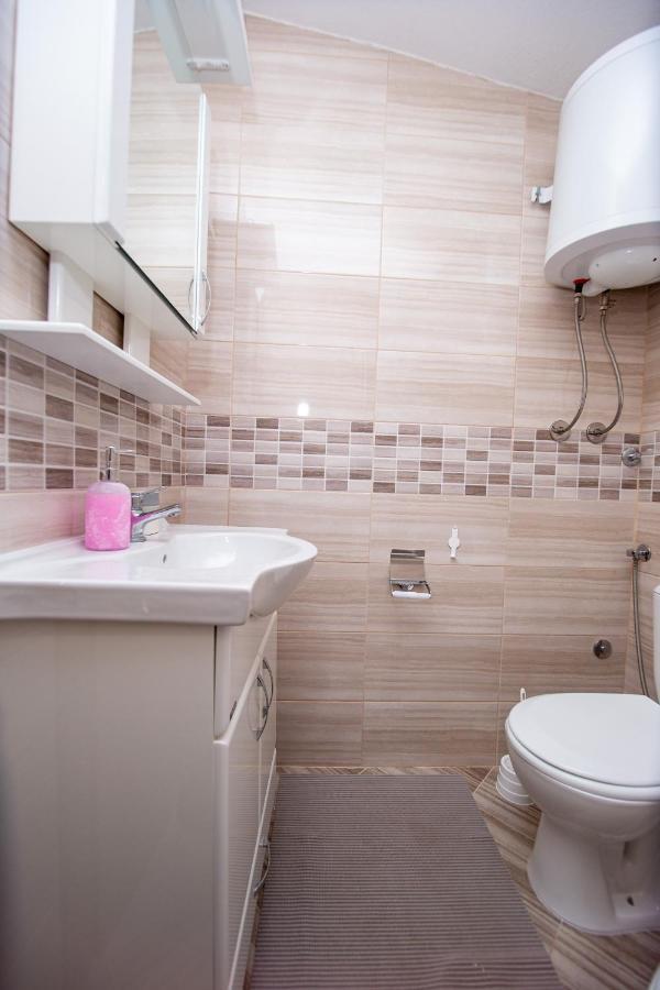 Lana Apartment Prčanj Екстериор снимка
