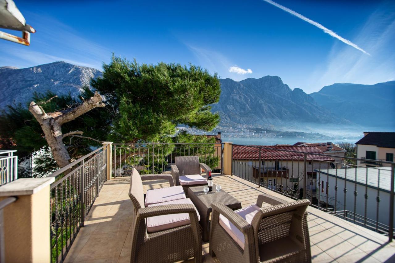 Lana Apartment Prčanj Екстериор снимка