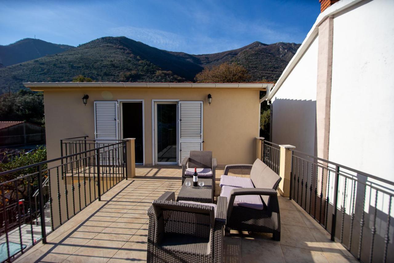 Lana Apartment Prčanj Екстериор снимка