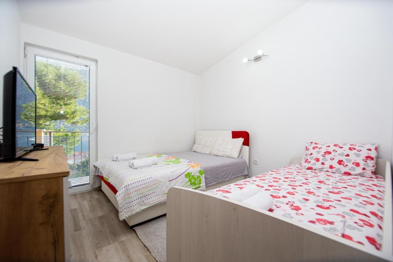 Lana Apartment Prčanj Екстериор снимка