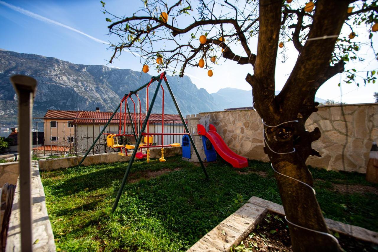 Lana Apartment Prčanj Екстериор снимка